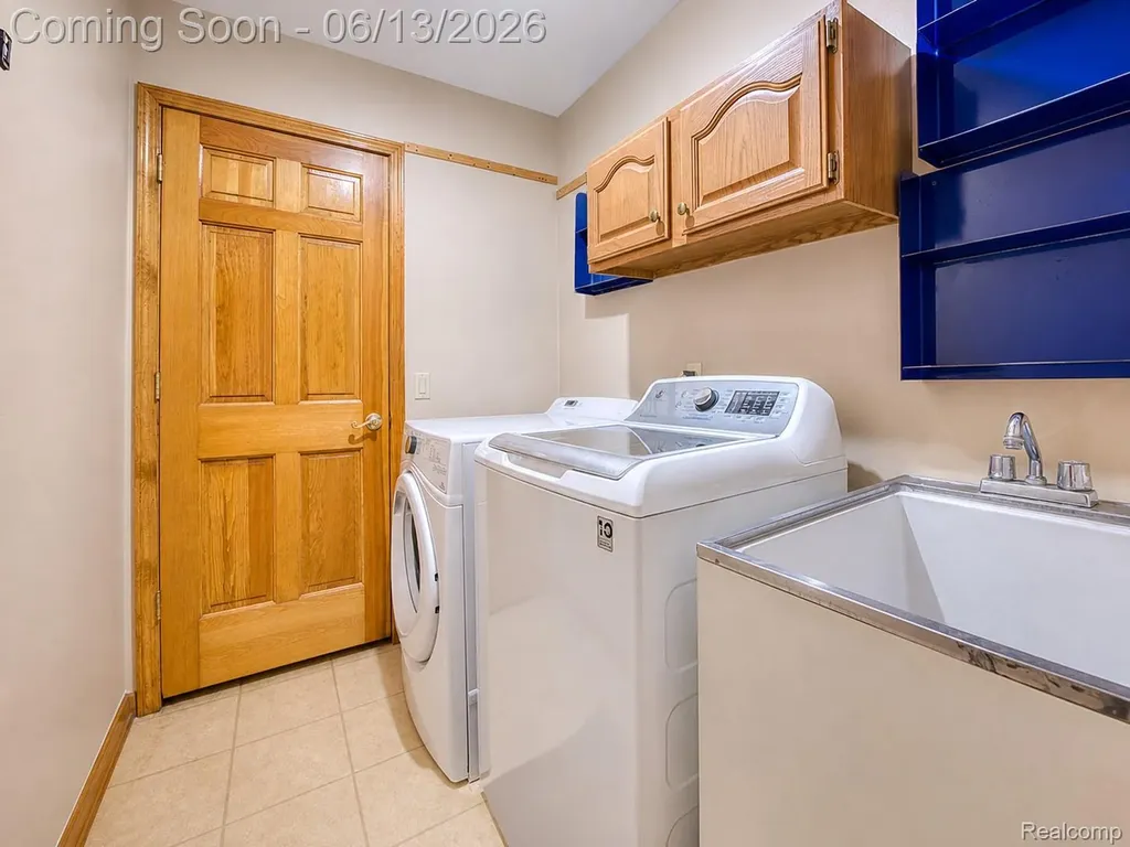 29342 Strathmore Drive Farmington Hills City MI 48331
