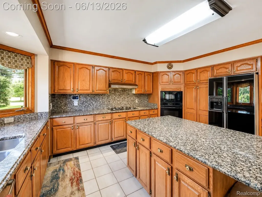 29342 Strathmore Drive Farmington Hills City MI 48331