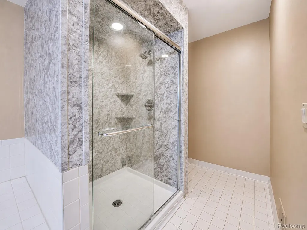 29342 Strathmore Drive Farmington Hills City MI 48331
