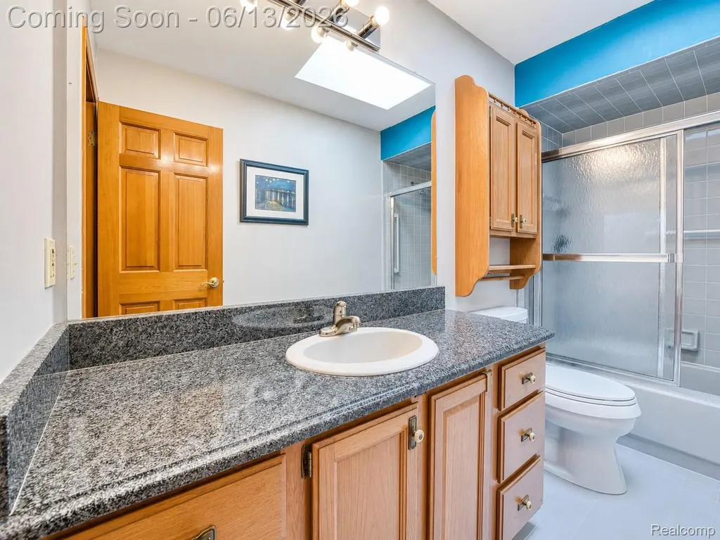 29342 Strathmore Drive Farmington Hills City MI 48331