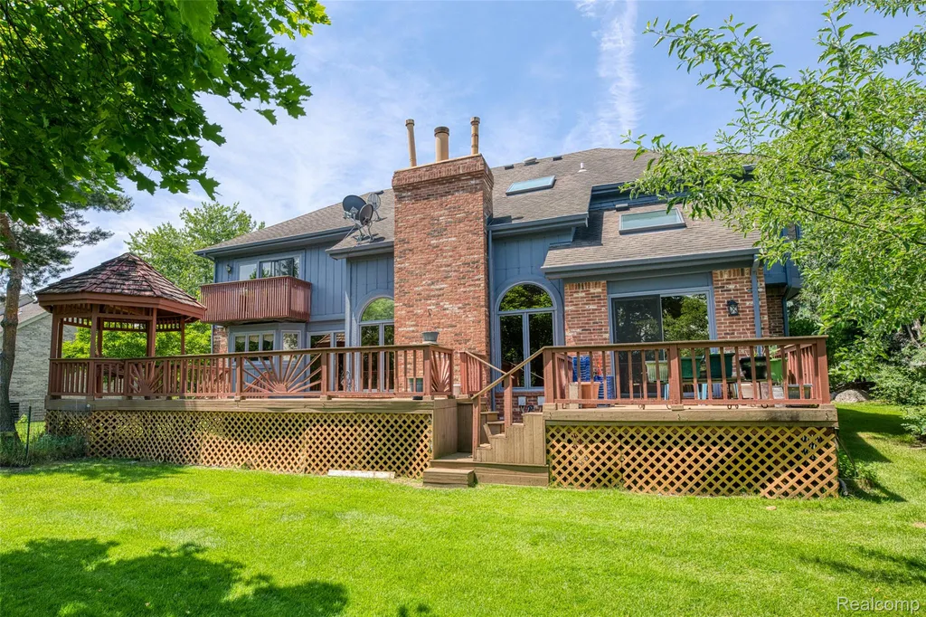 29342 Strathmore Drive Farmington Hills City MI 48331