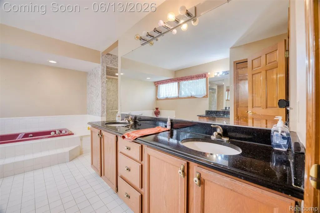 29342 Strathmore Drive Farmington Hills City MI 48331