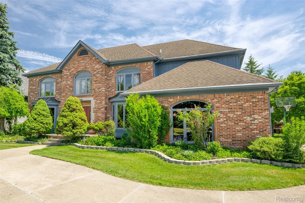 29342 Strathmore Drive Farmington Hills City MI 48331