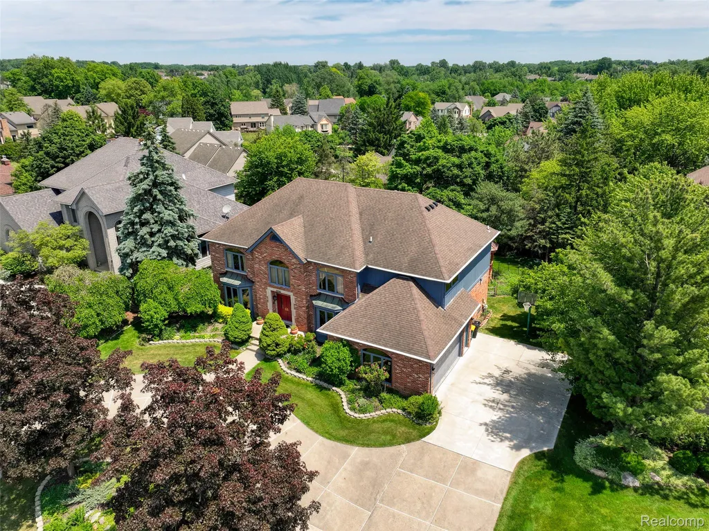 29342 Strathmore Drive Farmington Hills City MI 48331