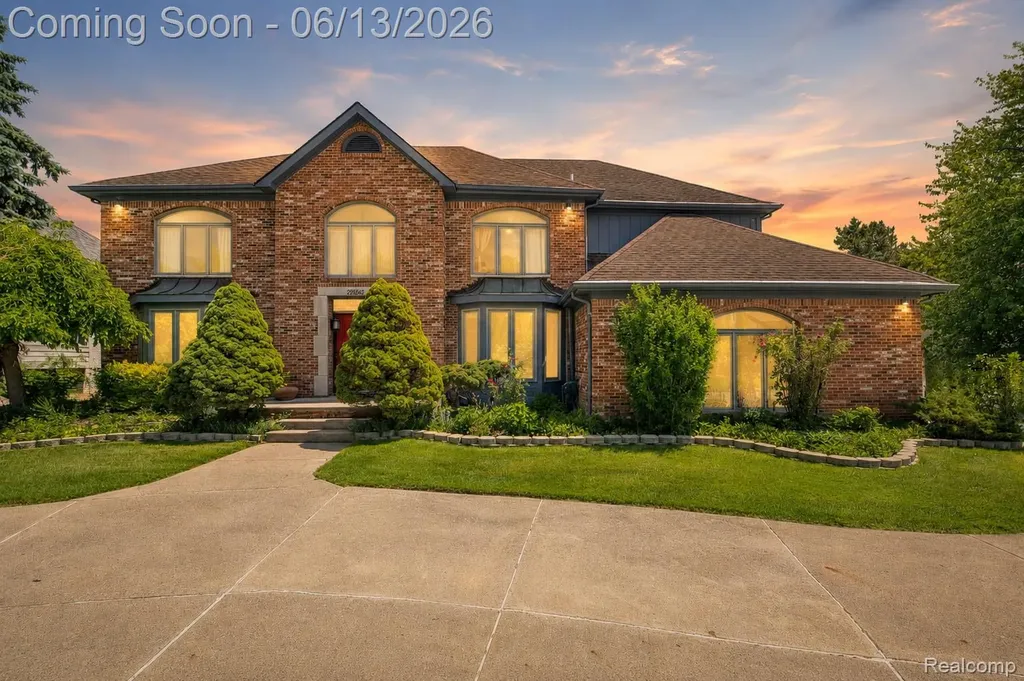 29342 Strathmore Drive Farmington Hills City MI 48331