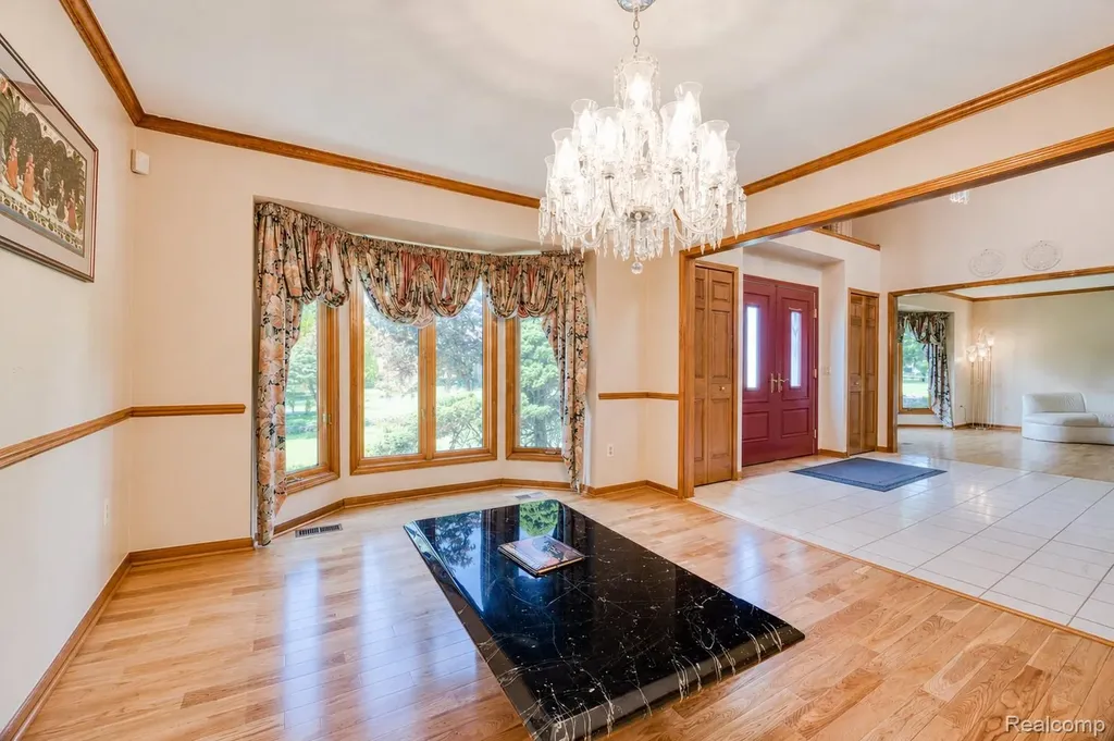 29342 Strathmore Drive Farmington Hills City MI 48331