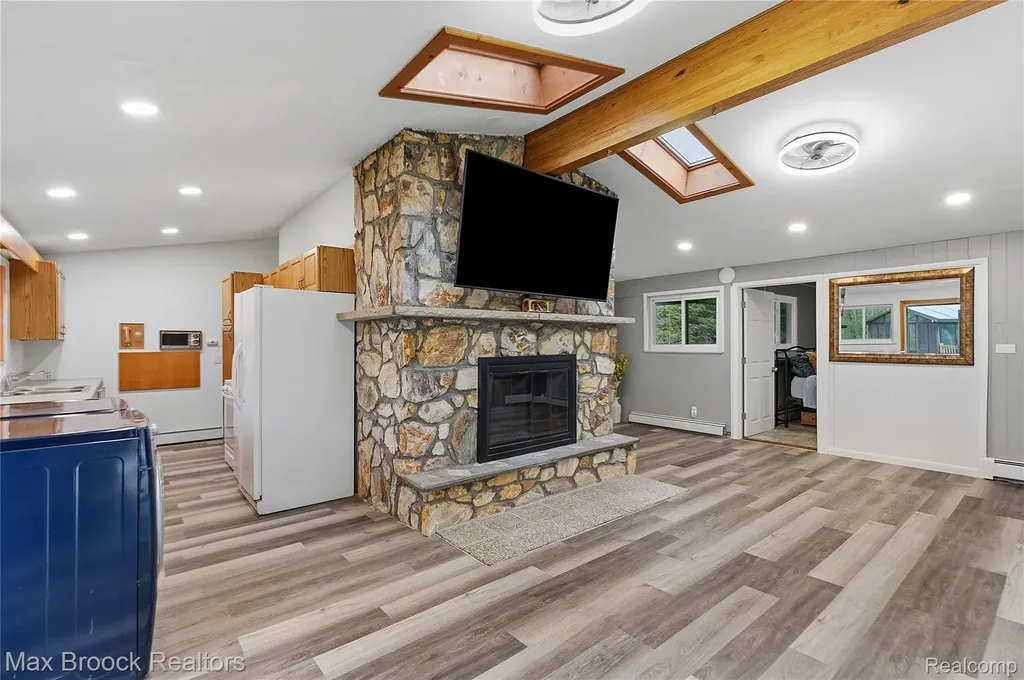 1392 Maple Grove Road Lapeer Township MI 48446