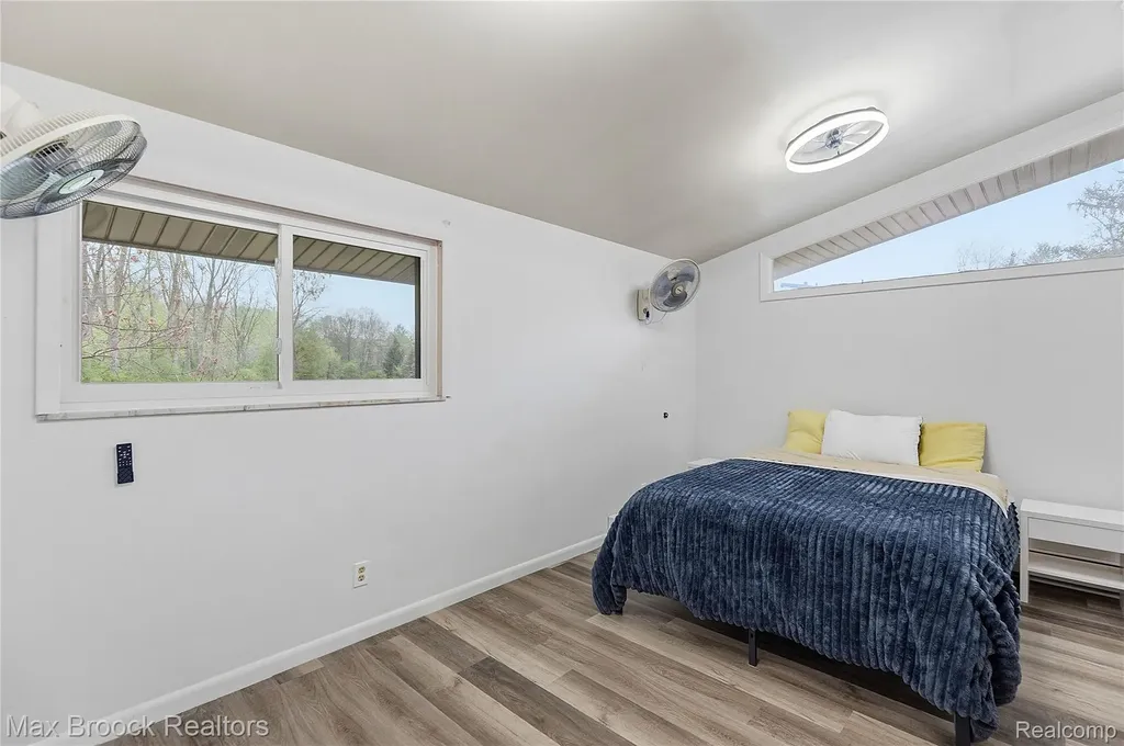 1392 Maple Grove Road Lapeer Township MI 48446