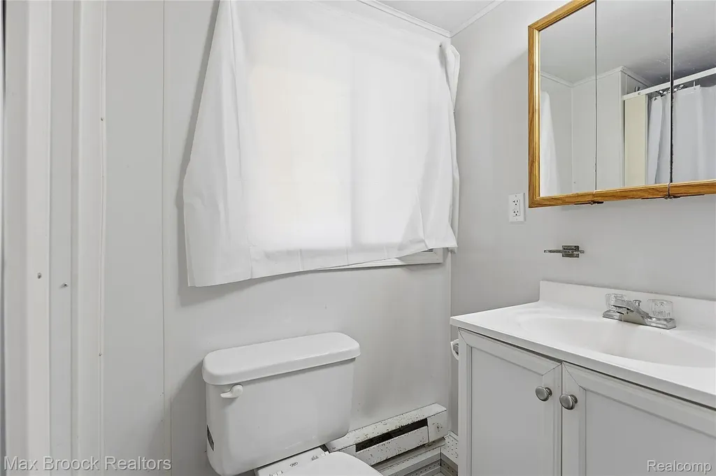 1392 Maple Grove Road Lapeer Township MI 48446