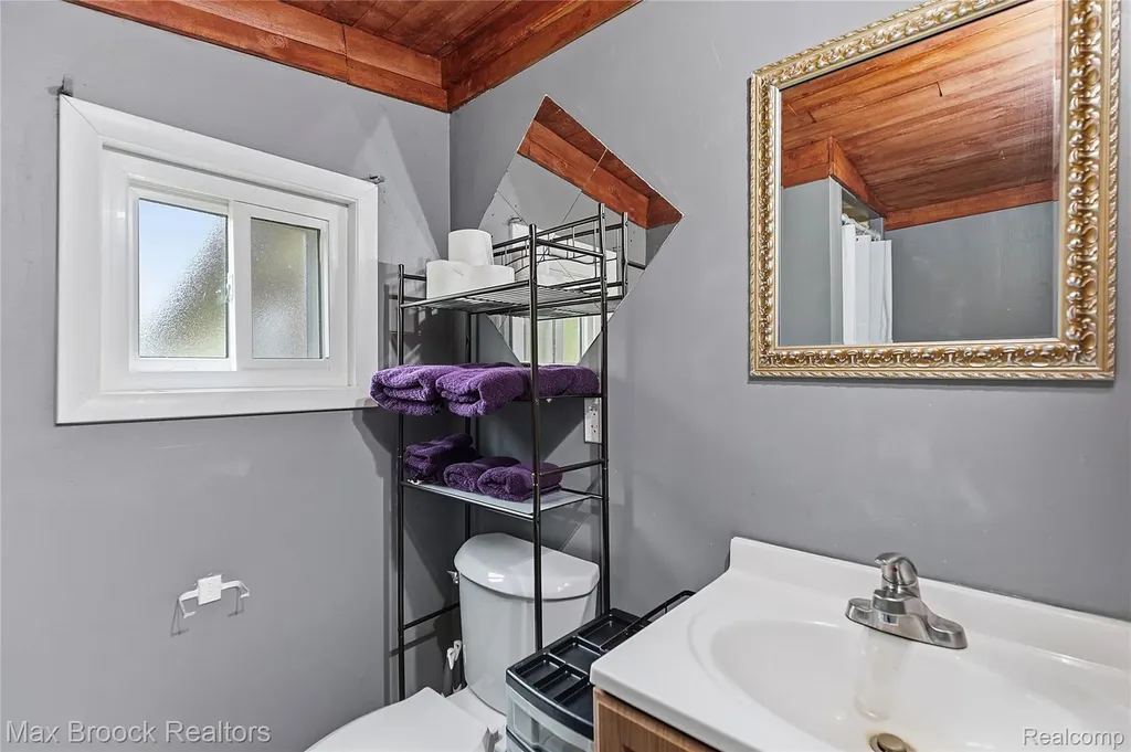 1392 Maple Grove Road Lapeer Township MI 48446
