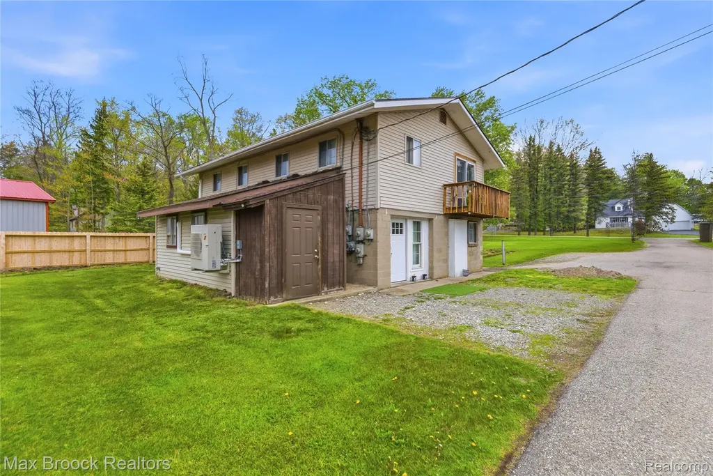 1392 Maple Grove Road Lapeer Township MI 48446
