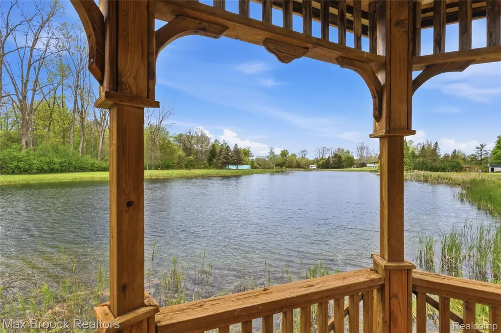 1392 Maple Grove Road Lapeer Township MI 48446