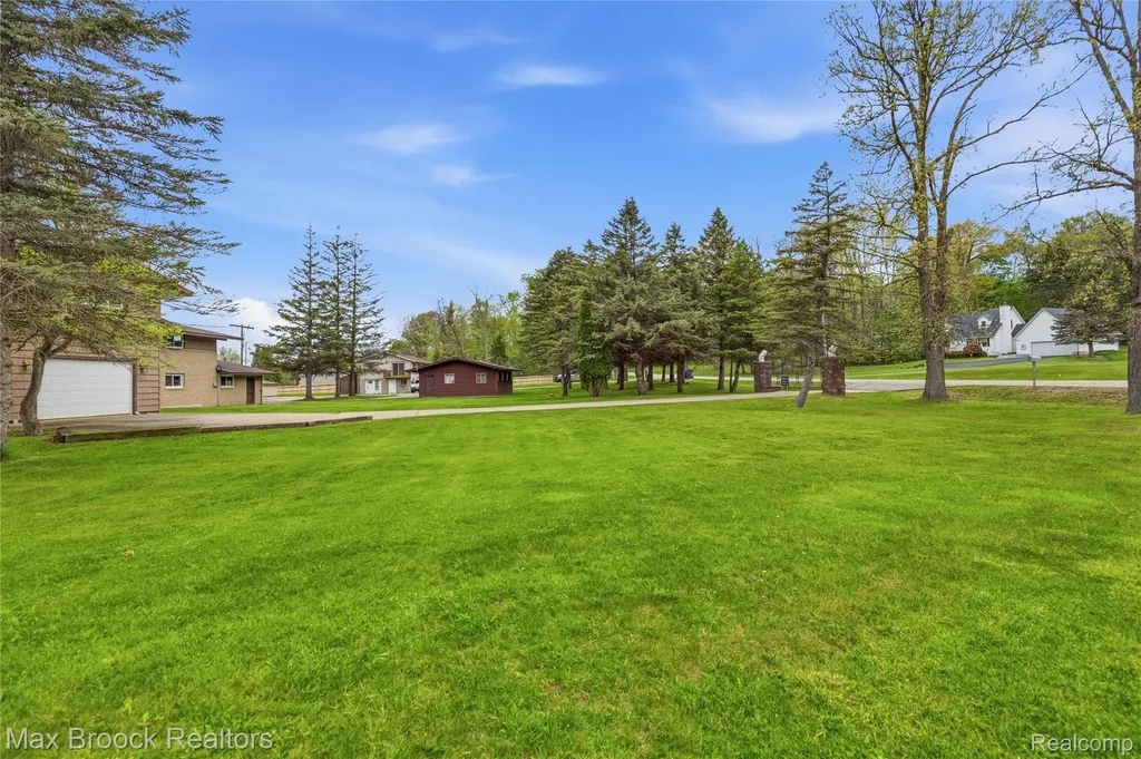 1392 Maple Grove Road Lapeer Township MI 48446