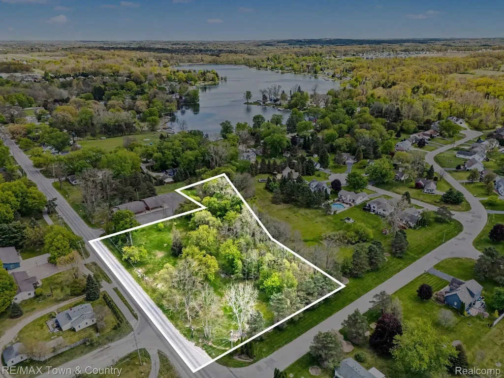 0 Silver Lake Road Fenton Charter Township MI 48451