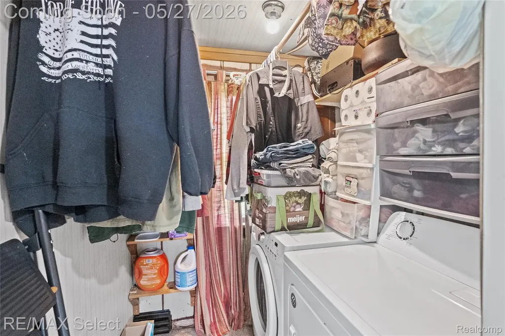 6361 Fenton Road Grand Blanc Charter Township MI 48507