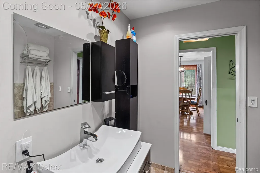 6361 Fenton Road Grand Blanc Charter Township MI 48507