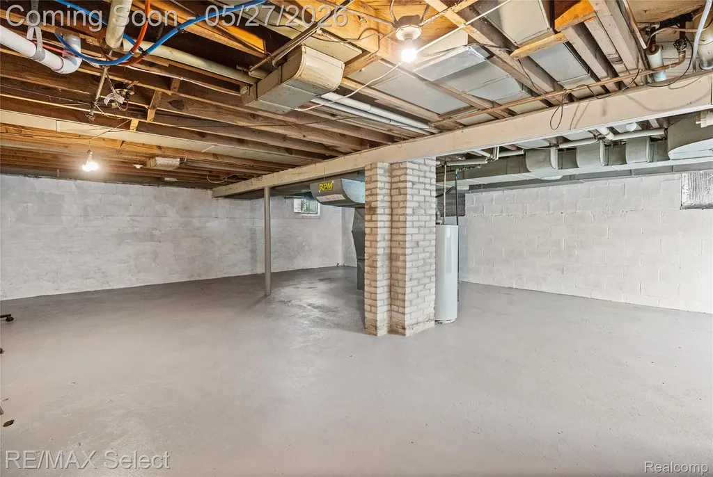 6361 Fenton Road Grand Blanc Charter Township MI 48507