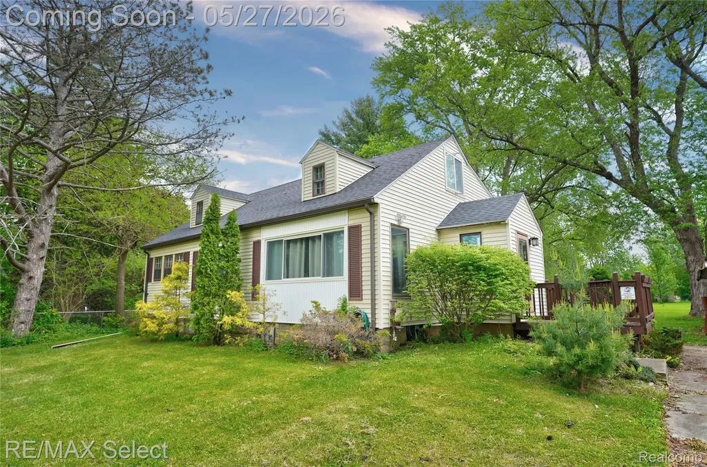6361 Fenton Road Grand Blanc Charter Township MI 48507