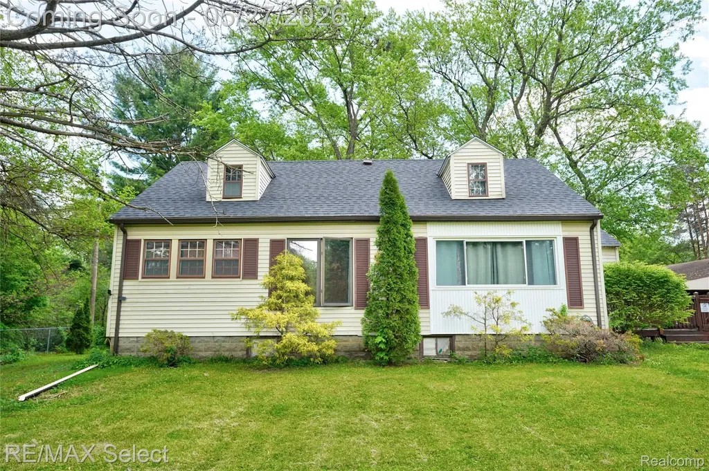 6361 Fenton Road Grand Blanc Charter Township MI 48507