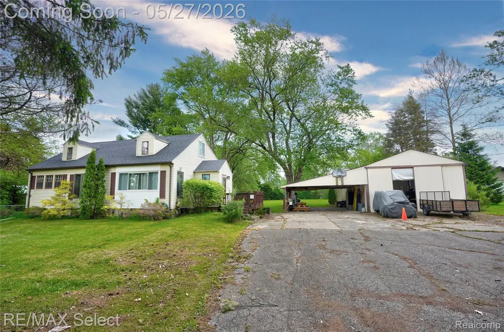 6361 Fenton Road Grand Blanc Charter Township MI 48507