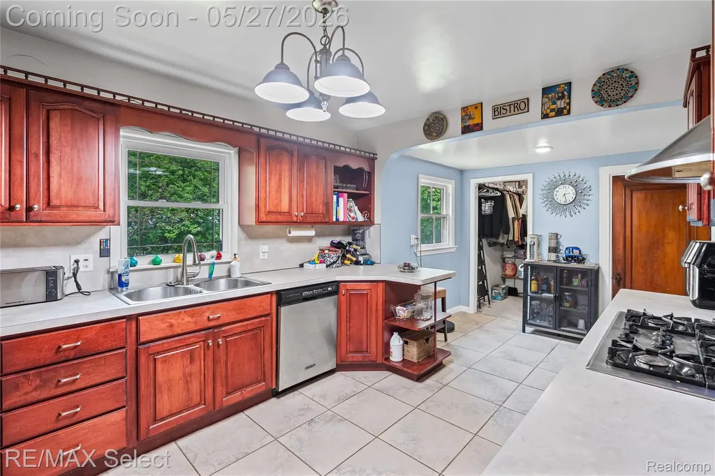6361 Fenton Road Grand Blanc Charter Township MI 48507