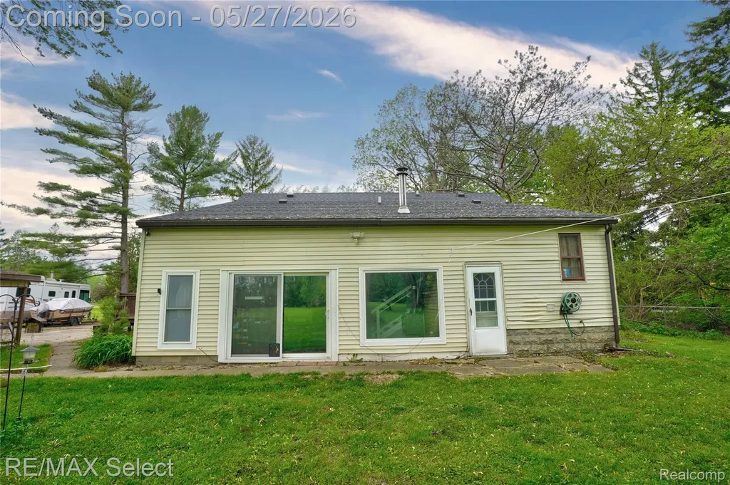 6361 Fenton Road Grand Blanc Charter Township MI 48507