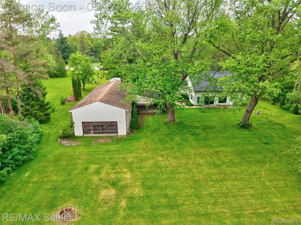 6361 Fenton Road Grand Blanc Charter Township MI 48507