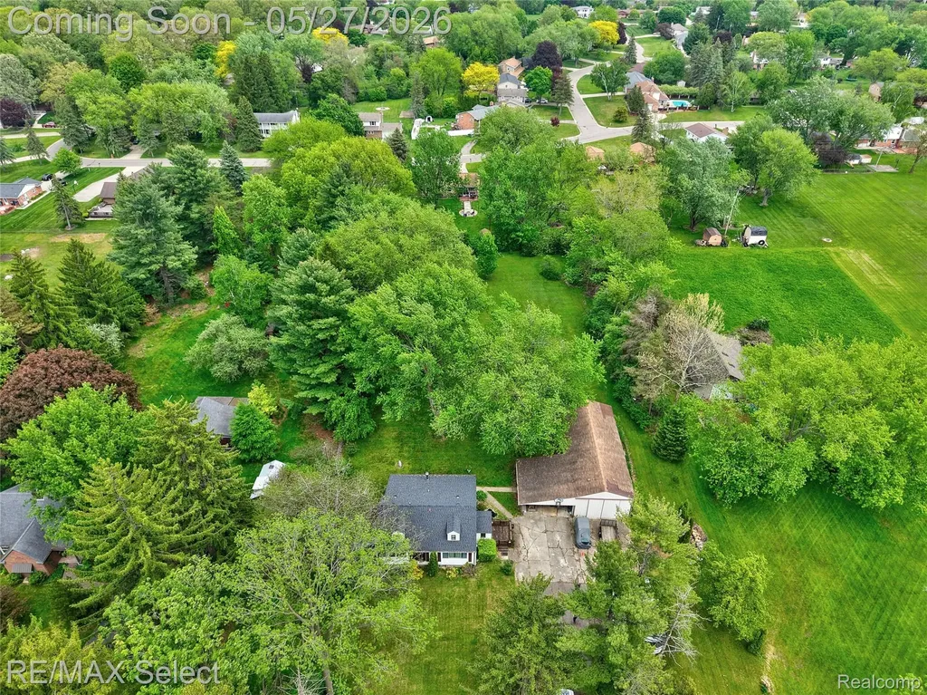 6361 Fenton Road Grand Blanc Charter Township MI 48507