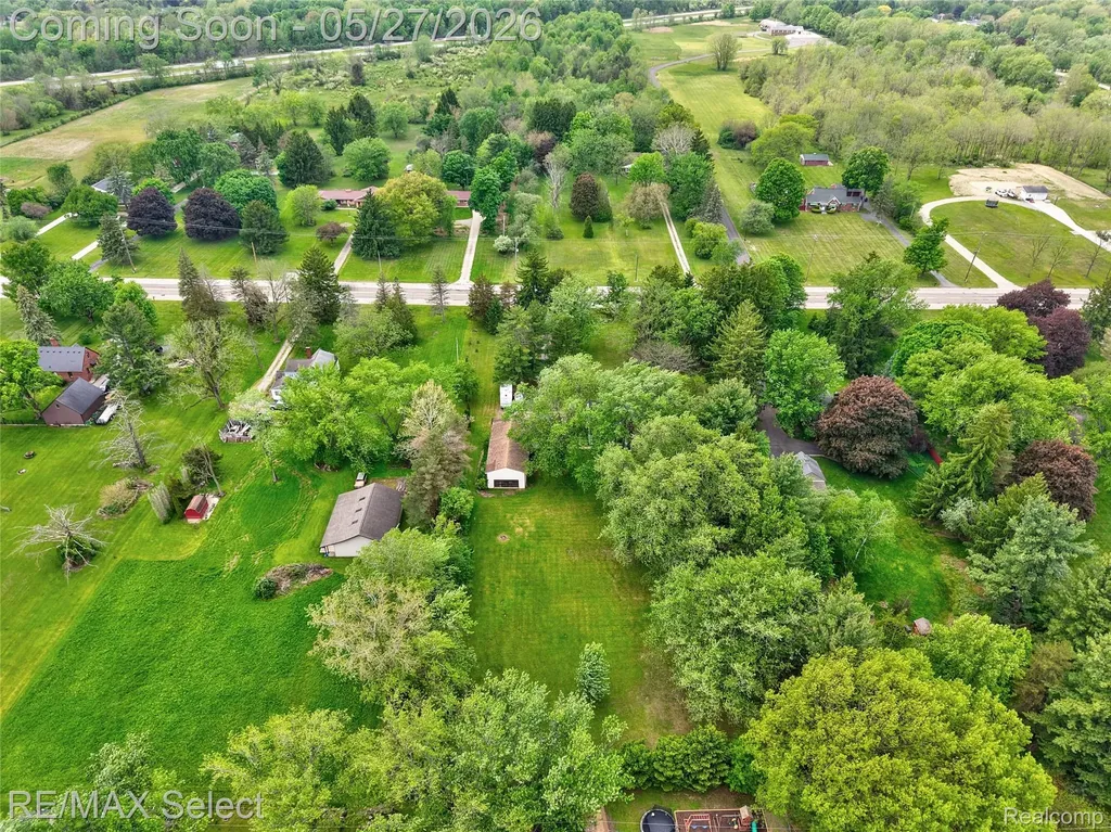6361 Fenton Road Grand Blanc Charter Township MI 48507