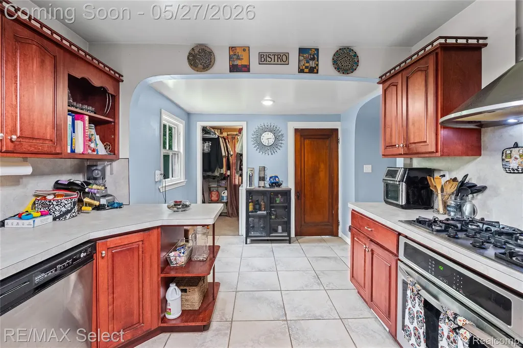 6361 Fenton Road Grand Blanc Charter Township MI 48507