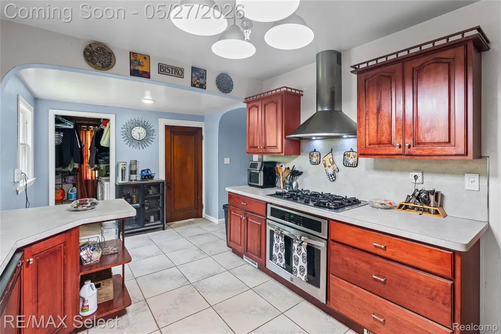 6361 Fenton Road Grand Blanc Charter Township MI 48507