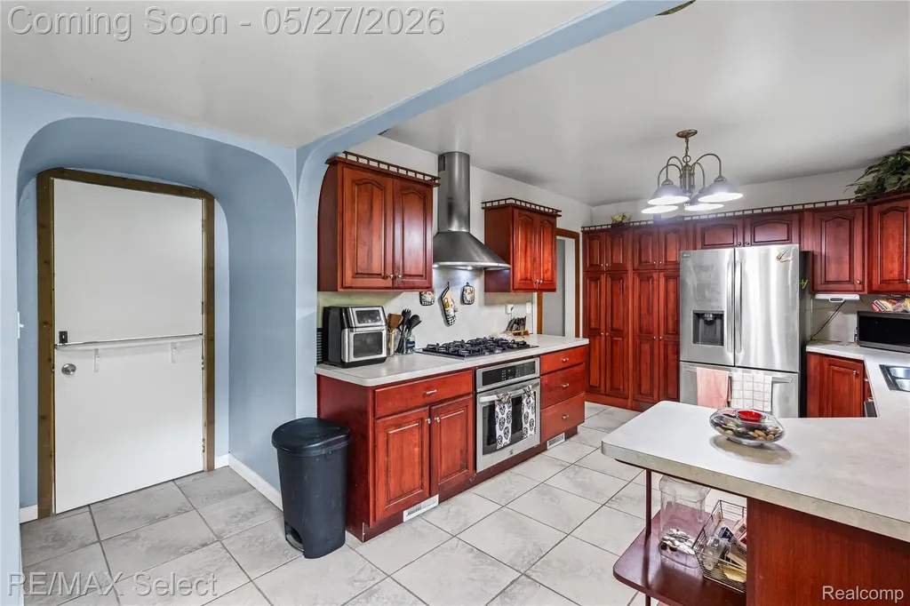 6361 Fenton Road Grand Blanc Charter Township MI 48507