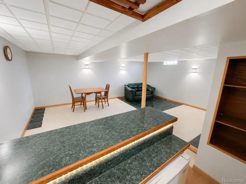 17116 Kingsbrooke Drive Clinton Charter Township MI 48038