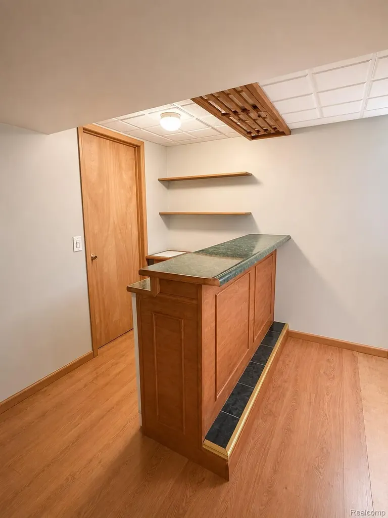 17116 Kingsbrooke Drive Clinton Charter Township MI 48038