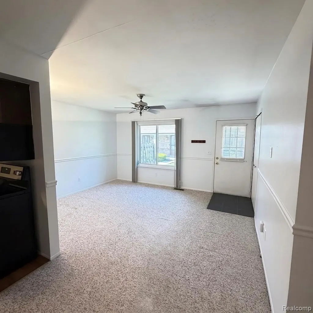 17116 Kingsbrooke Drive Clinton Charter Township MI 48038