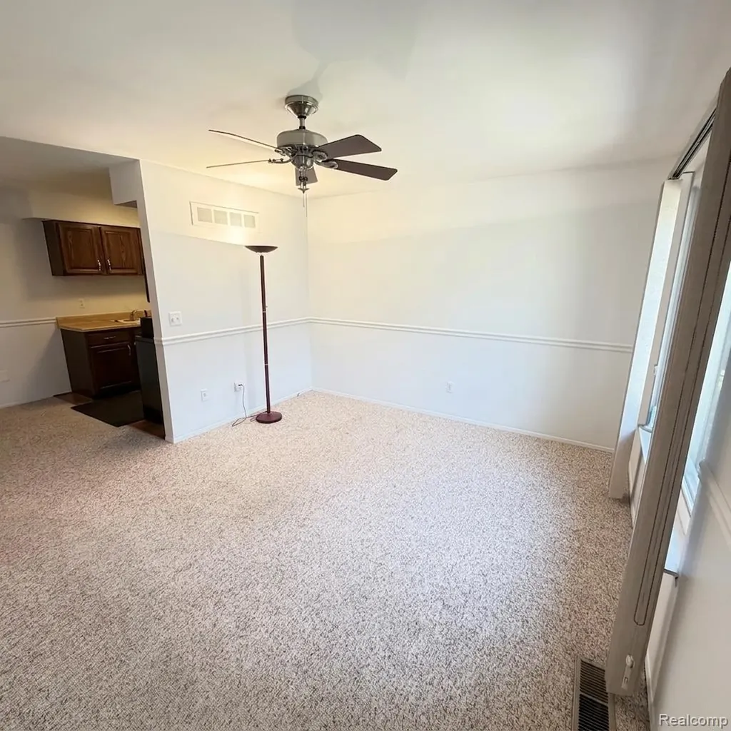 17116 Kingsbrooke Drive Clinton Charter Township MI 48038