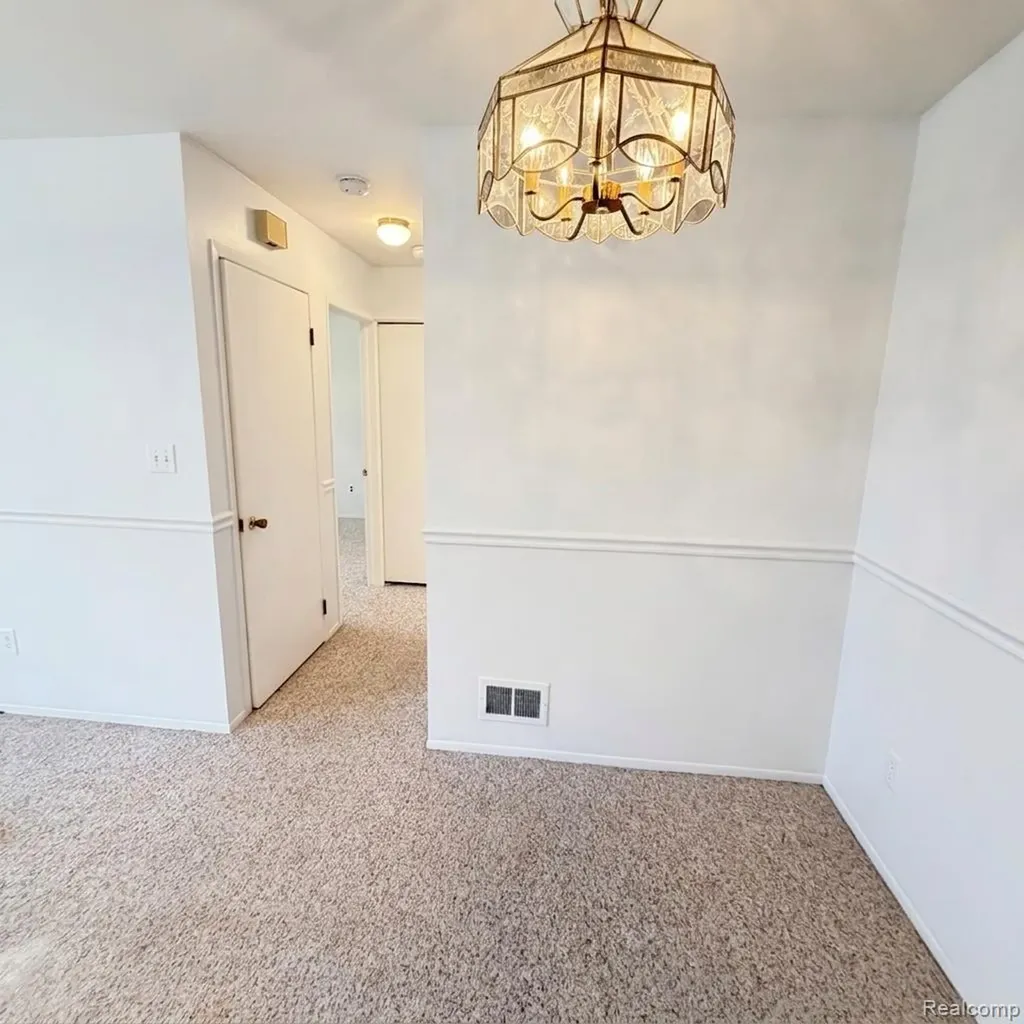 17116 Kingsbrooke Drive Clinton Charter Township MI 48038