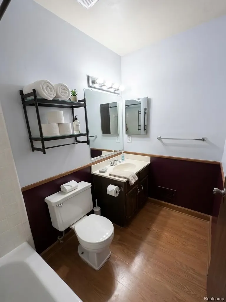 17116 Kingsbrooke Drive Clinton Charter Township MI 48038