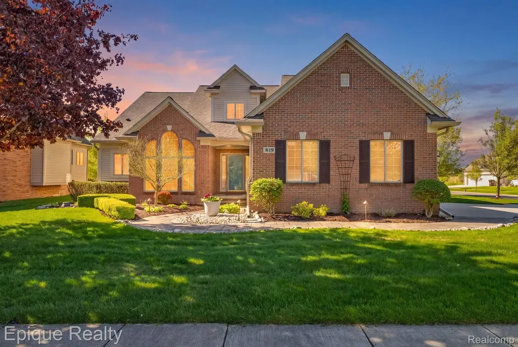 819 Pine Ridge Avenue Oxford Charter Township MI 48371
