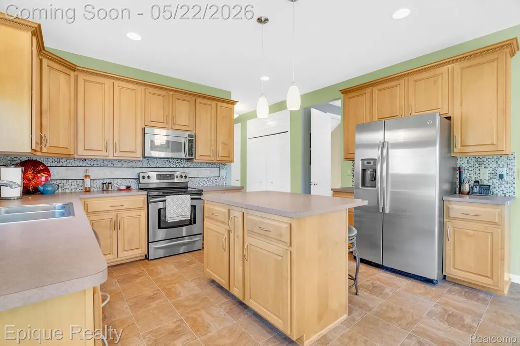 819 Pine Ridge Avenue Oxford Charter Township MI 48371