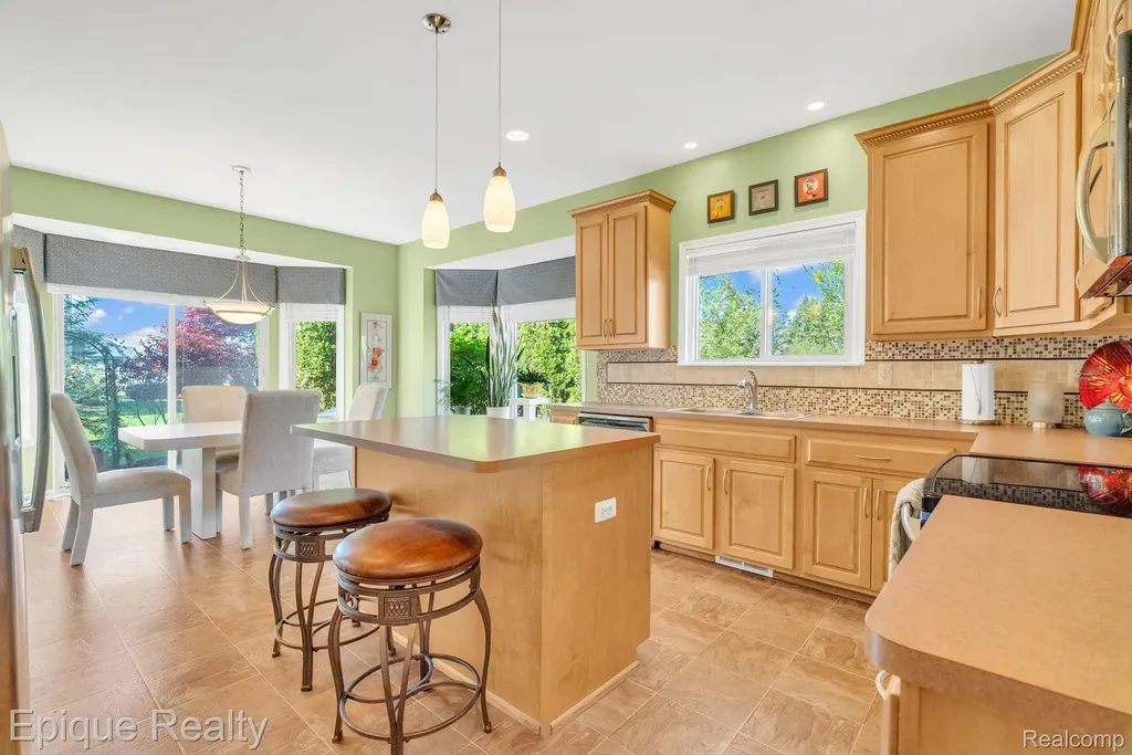 819 Pine Ridge Avenue Oxford Charter Township MI 48371