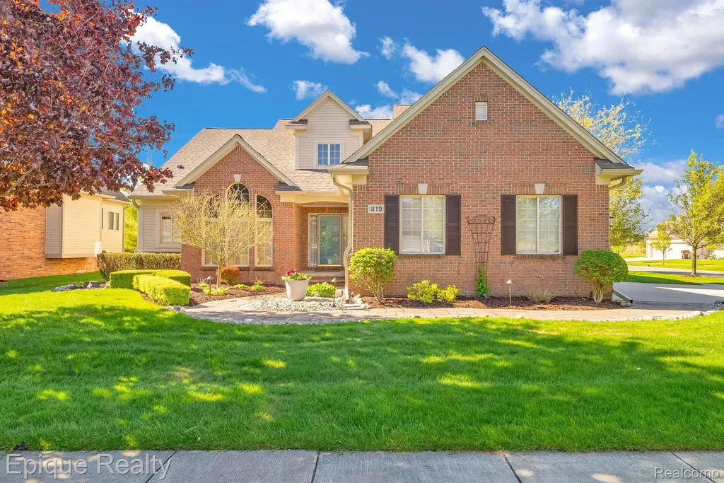 819 Pine Ridge Avenue Oxford Charter Township MI 48371