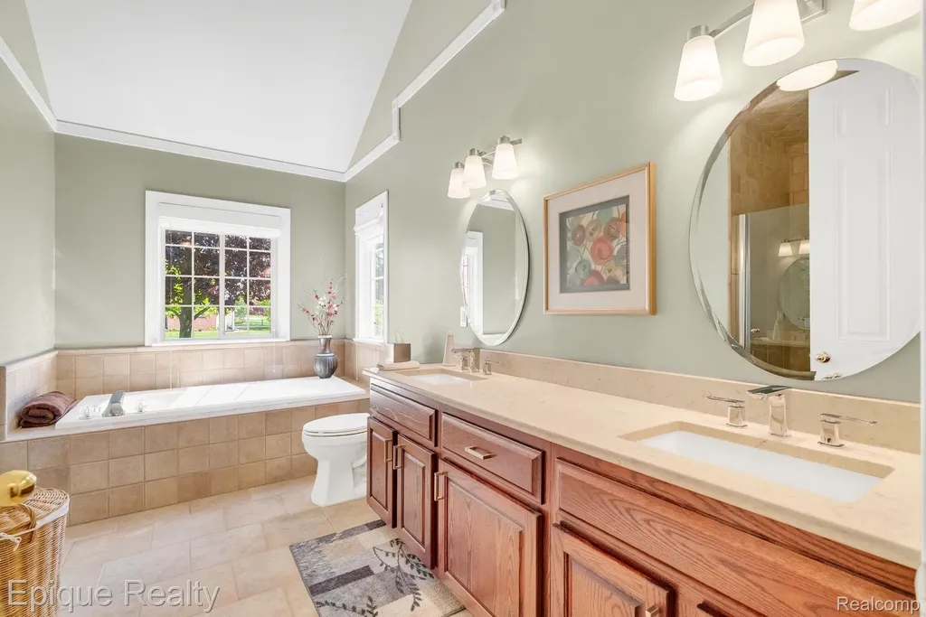 819 Pine Ridge Avenue Oxford Charter Township MI 48371