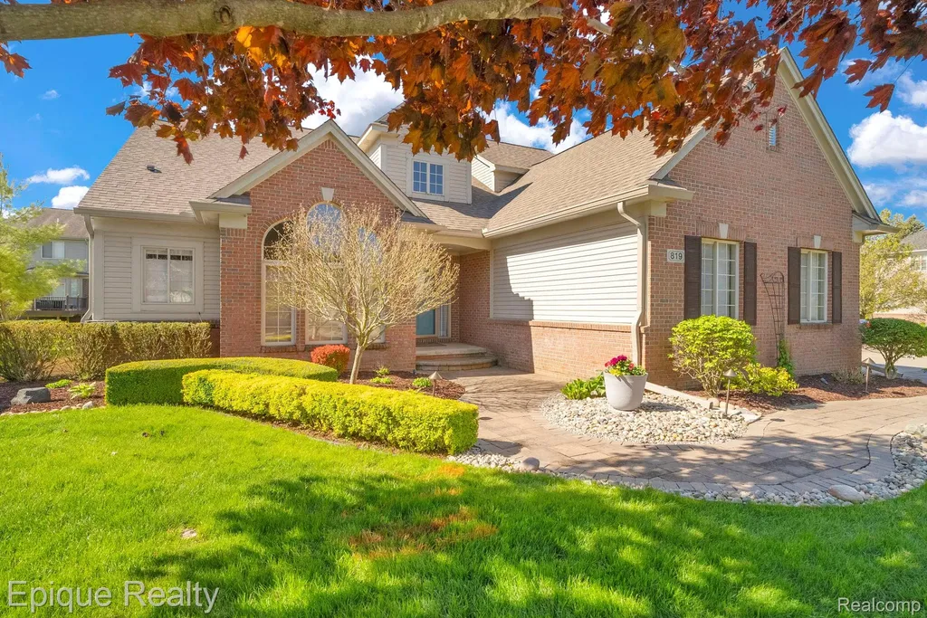 819 Pine Ridge Avenue Oxford Charter Township MI 48371