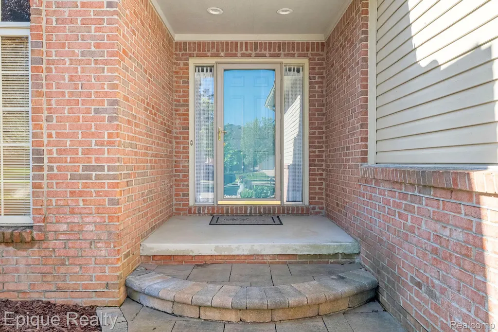 819 Pine Ridge Avenue Oxford Charter Township MI 48371