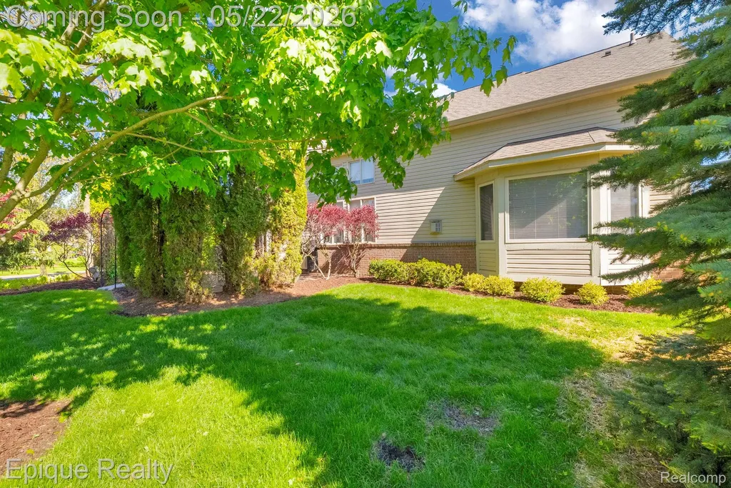 819 Pine Ridge Avenue Oxford Charter Township MI 48371