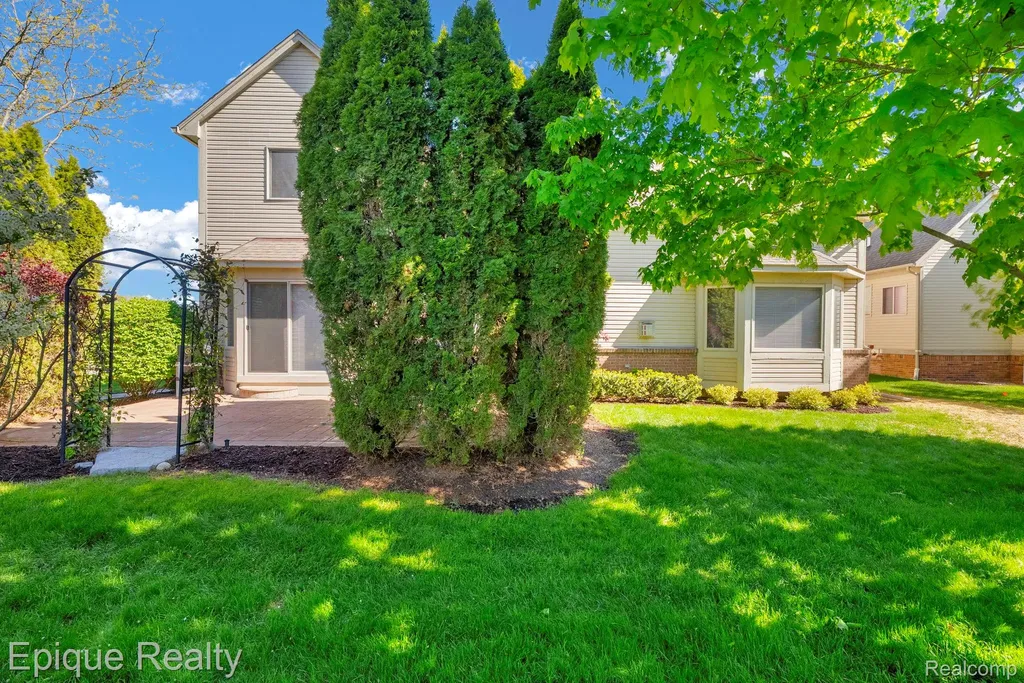 819 Pine Ridge Avenue Oxford Charter Township MI 48371