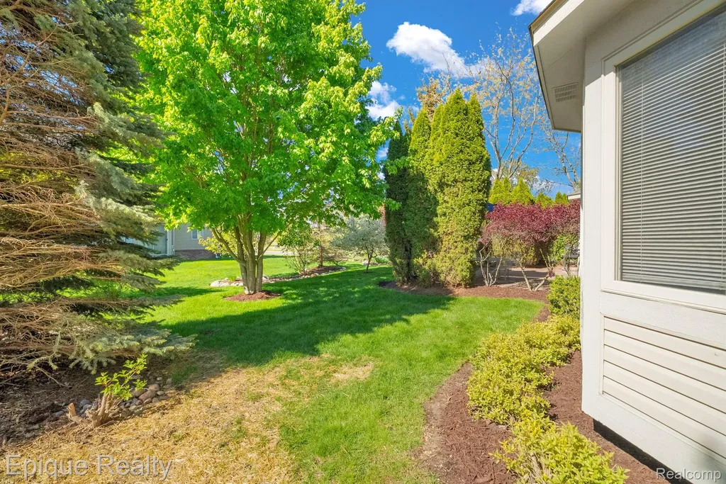 819 Pine Ridge Avenue Oxford Charter Township MI 48371