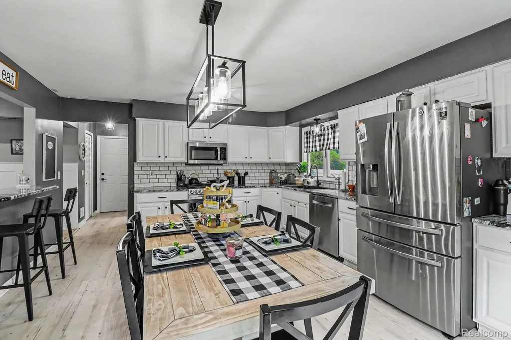2770 Shady Hollow Drive White Lake Charter Township MI 48383