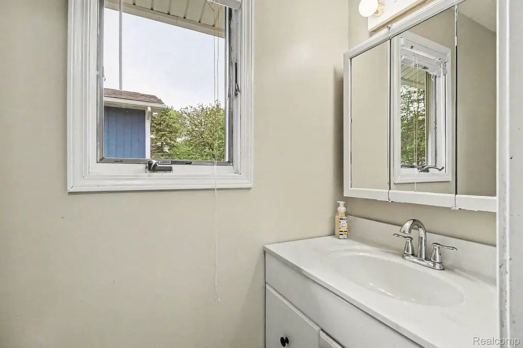 2770 Shady Hollow Drive White Lake Charter Township MI 48383